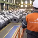 DERRUMBE: la principal siderúrgica del país suspende a 700 trabajadores y frena su producción