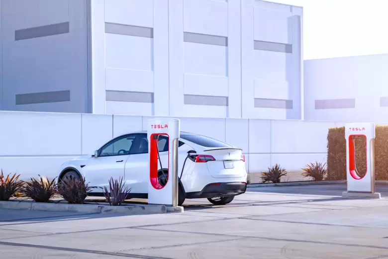 Tesla tiene la red de supercargadores de autos elctricos ms importante de Estados Unidos.