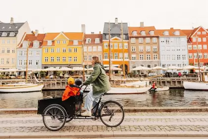 En Copenhague hay ciclovas que lograron que el 45% de la poblacin se transporte en bicicletas para ir al trabajo o a la escuela.