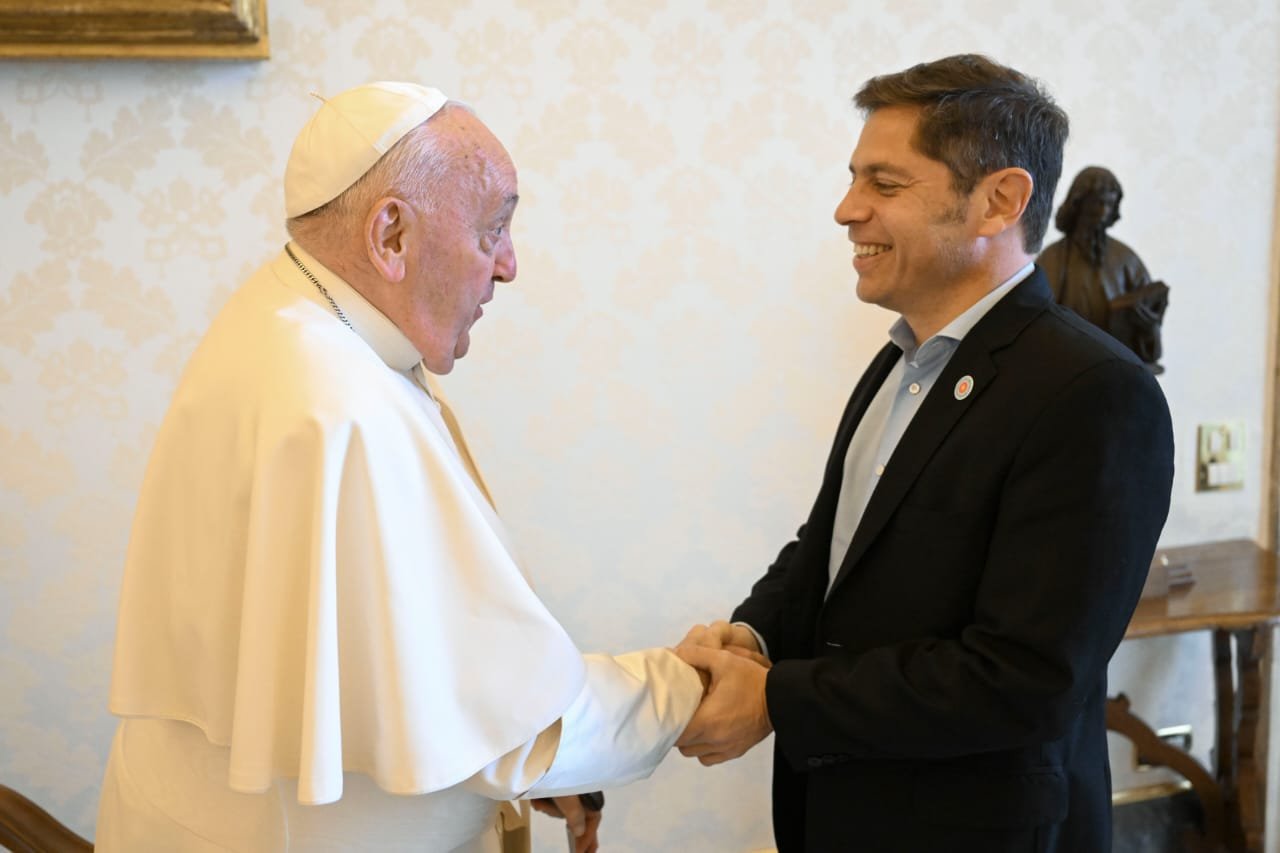 El papa Francisco recibió a Axel Kicillof en una audiencia privada: de qué hablaron