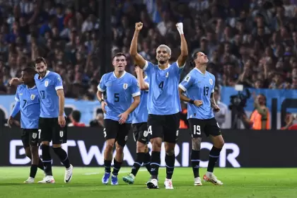 Uruguay buscará volver al triunfo en un visita de riesgo ante Bolivia en la altura