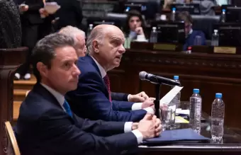 Nstor Grindetti present en la Legislatura portea el primer informe de la gestin de Jorge Macri