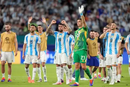 Argentina qued primera del Grupo A con puntaje perfecto