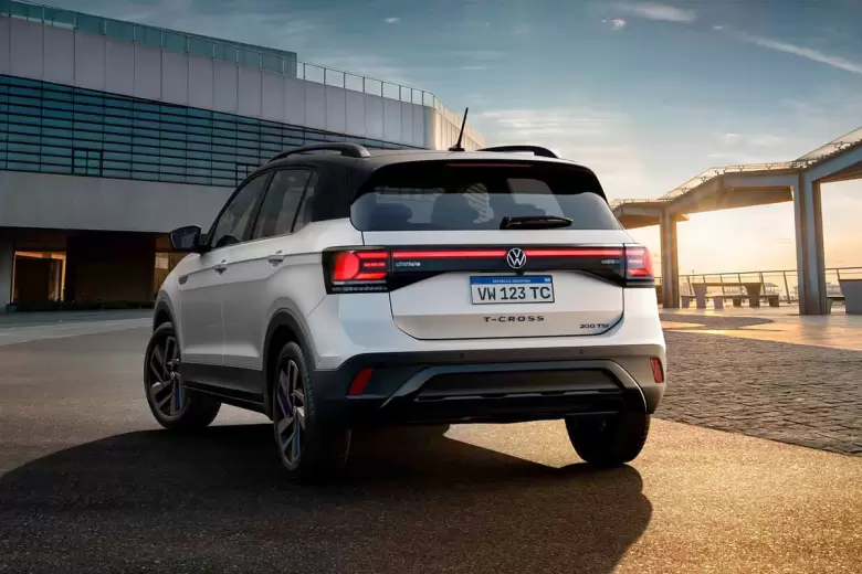 Los cambios de diseño del Nuevo T-Cross se aprecian más marcadamente en su parte posterior.
