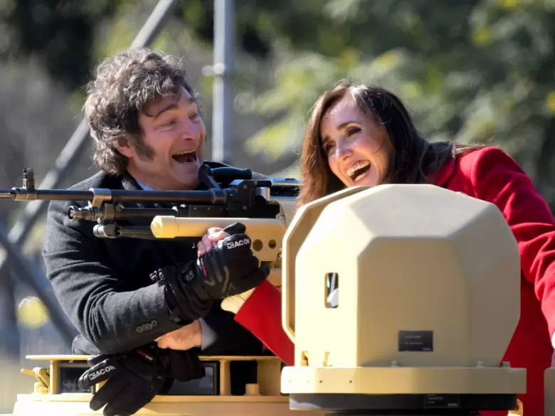 El presidente Javier Milei junto a Victoria Villarruel.