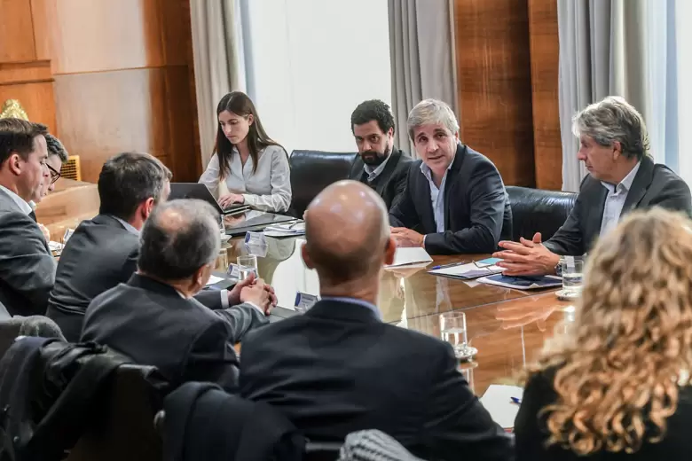 Tras el encuentro en el Palacio de Hacienda, distintos voceros calificaron el encuentro como "muy positivo".