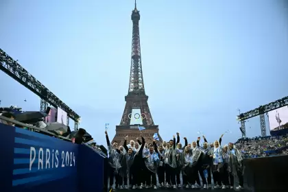 Parte de la delegacin argentina en la ceremonia inaugural de Pars 2024. (@juegosolimpicos)