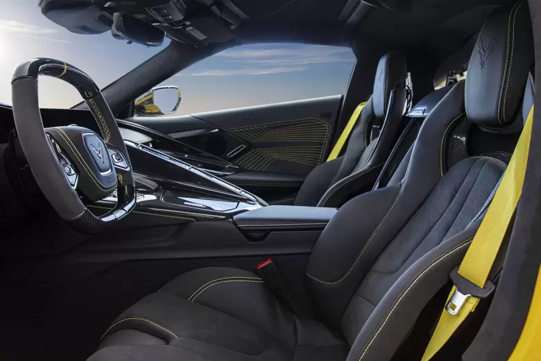 El interior del ZR1 se puede personalizar eligiendo el tono de los tapizados y hasta del cinturn de seguridad.