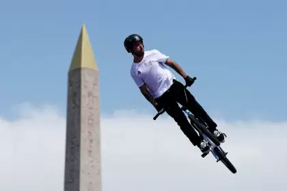 Torres termin en lo ms alto de la final del BMX Freestyle y sum la primera medalla para Argentina en Pars 2024