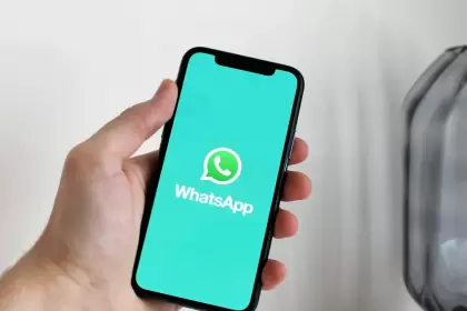 La inclusión de anuncios en WhatsApp podría marcar el inicio de una nueva etapa de monetización basada en la recopilación de información personal.