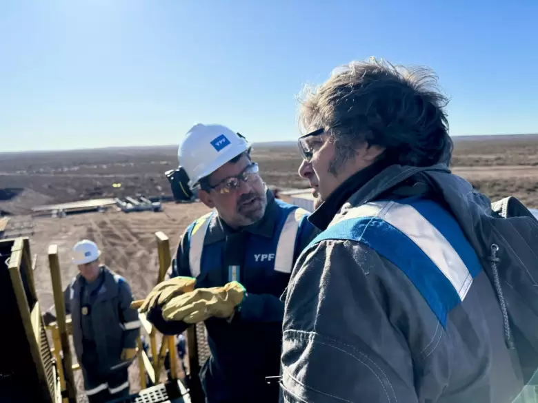 El presidente de la Nacin, Javier Milei, fue recibido hoy en Vaca Muerta.