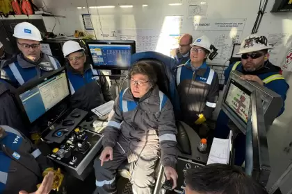 Javier Milei, en su visita a las operaciones de YPF en Vaca Muerta.