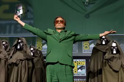 Robert Downey, Jr. apareci sobre el escenario de San Diego Comic-Con.