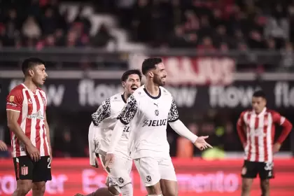 El delantero Gabriel valos, autor del segundo gol de Independiente frente a Estudiantes de La Plata.