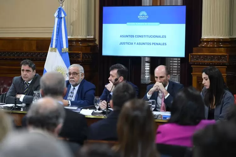 El oficialismo en el Senado reflot, con el respaldo de funcionaros, el proyecto de la Boleta nica de Papel