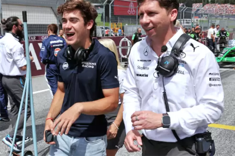 James Vowles, Team Principal de Williams Racing, junto a Franco Colapinto.