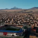 El estadio donde Bolivia busca hacerse fuerte: est a 4.150 metros de altura y tiene butacas de telgopor