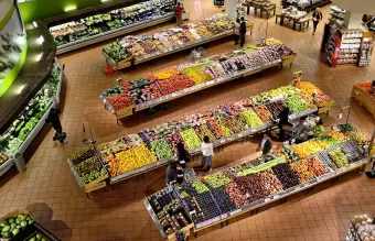 Generalmente,los supermercados no tienen ventanas.