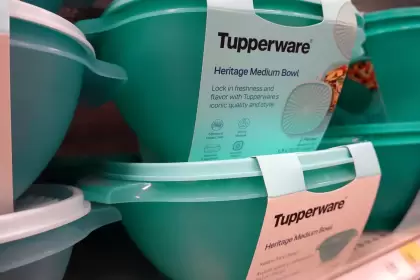 Tupperware se declara en bancarrota: cmo se derrumb la marca de recipientes de comida