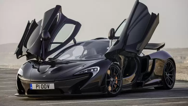 El McLaren P1 tiene apertura de puertas tipo "mariposa", algo que cambiar en el W1.