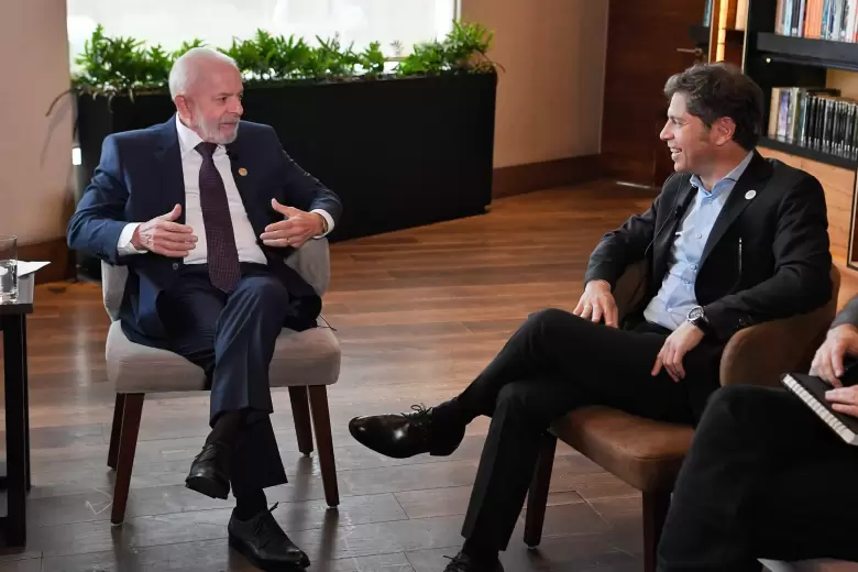 Kicillof con Lula en México