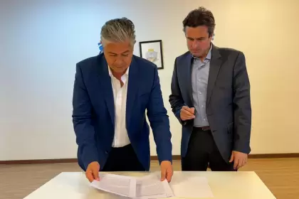 El gobernador Figueroa y el Country Manager de Pluspetrol en Argentina, Julián Escuder