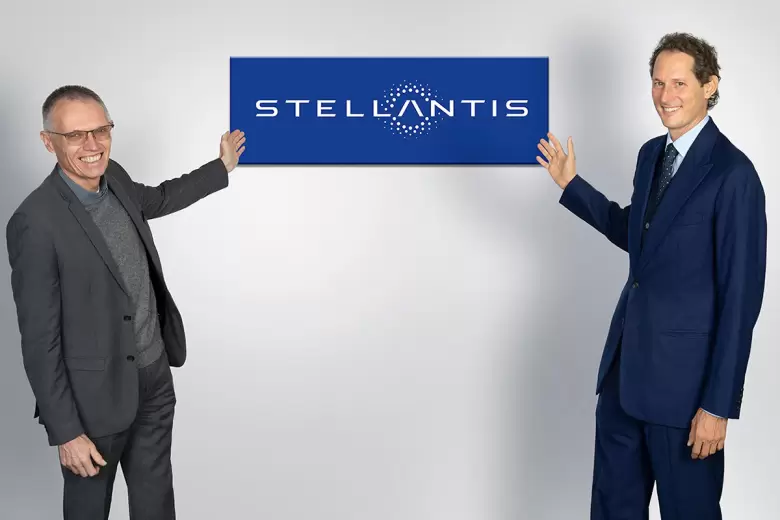 John Elkann y Carlos Tavares cuando presentaron el Grupo Stellantis.