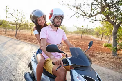 Lanzan "Arranque 365", una tarjeta de descuentos para motociclistas