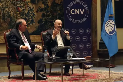 Sturzenegger alentó a las pymes a emitir acciones para lograr mayor financiamiento de largo plazo