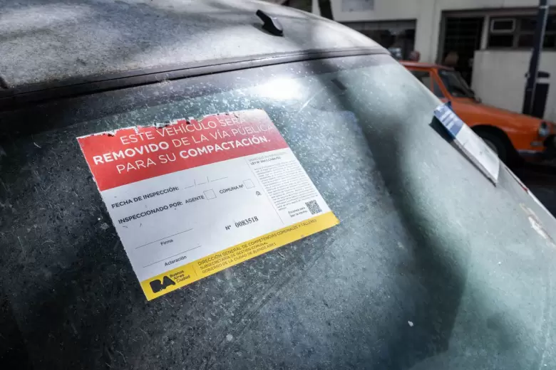 Los autos abandonados son un peligro para la salud, la seguridad y el ambiente.