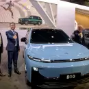 La marca china de autos eléctricos de Stellantis debutó en el Salón de París