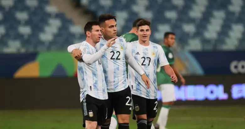 Lionel Messi, Lautaro Martínez y Julián Álvarez