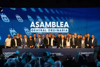 "Chiqui" Tapia será presidente de la AFA hasta 2028 y lo acompañarán nombres fuertes.