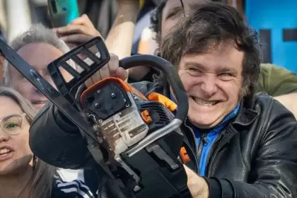 Pero cuando la rueda terminaba, el vocero Adorni anunció que se elimina la AFIP y que vienen varios recortes que dejan a muchos con la boca abierta