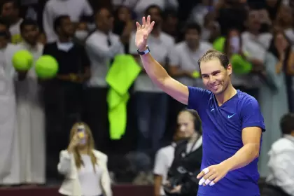 Los fanáticos árabes despidieron con aplausos a Nadal del Six Kings Slam