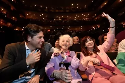 Axel Kicillof, Estela de Carlotto y Cristina Kirchner