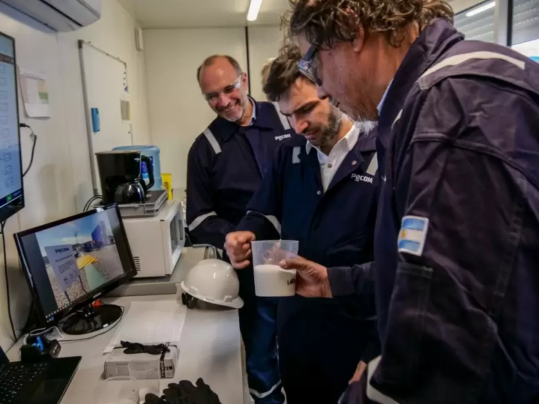 "PECOM inicia esta nueva etapa como operador con la puesta en marcha de un modelo productivo que, con técnicas de recuperación terciaria".