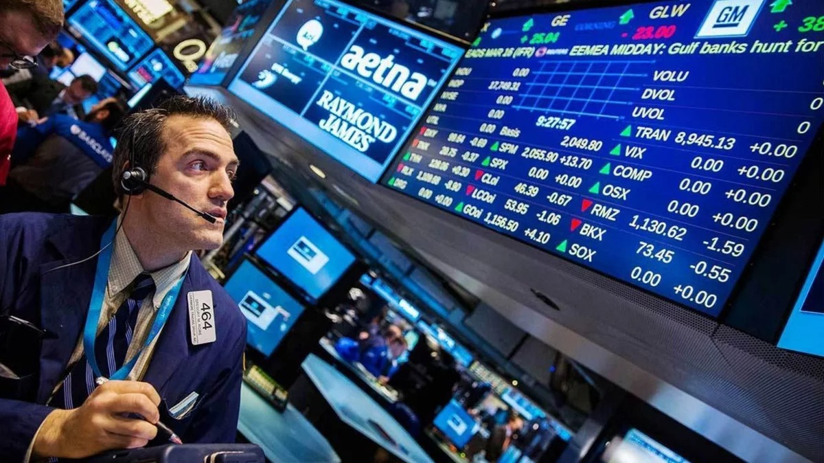 Riesgo país argentino baja a 422 puntos: contexto internacional