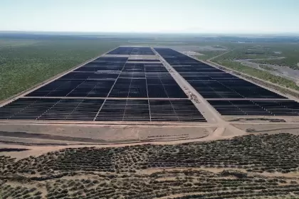 Genneia se aseguró un crédito a diez años para construir dos parques solares en Mendoza
