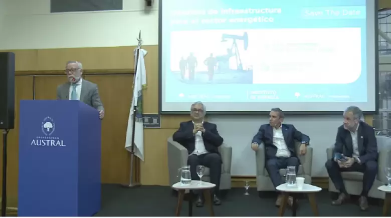 Los empresarios debatieron sobre los "cuellos de botella" que hay que destrabar fundamentalmente en el midstream y en el sistema eléctrico.
