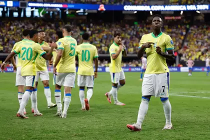 Vinicius y compañía; el delantero del Real Madrid llega como uno de los mejores futbolistas del mundo.