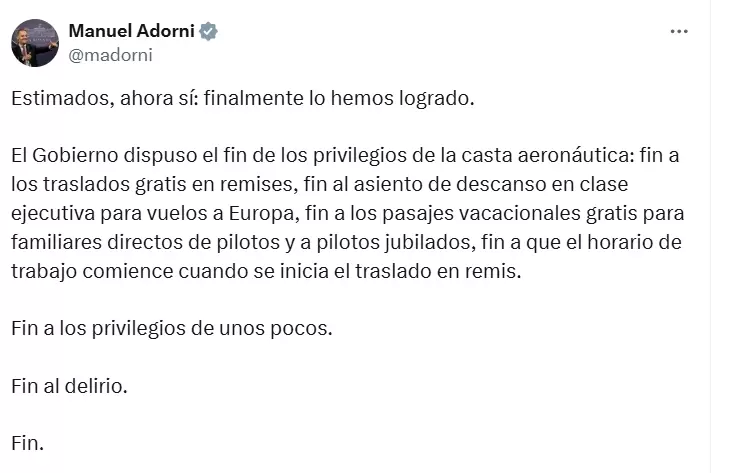 El tuit de Adorni.