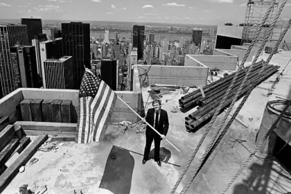 Donald Trump durante la construcción de Trump Tower en Nueva York.