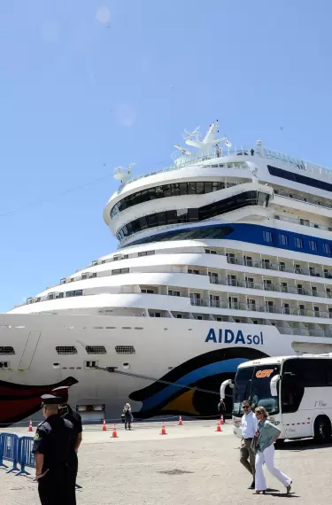 Avanza el proyecto de construcción de un "puente dentro del mar" para cruceristas en Punta del Este