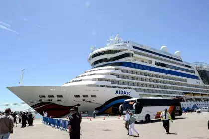 Avanza el proyecto de construcción de un "puente dentro del mar" para cruceristas en Punta del Este