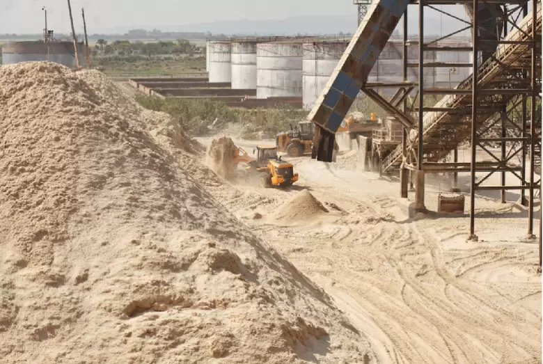 La empresa administra más de 35.000 hectáreas de cañaverales y muele 4 millones de toneladas de caña de azúcar
