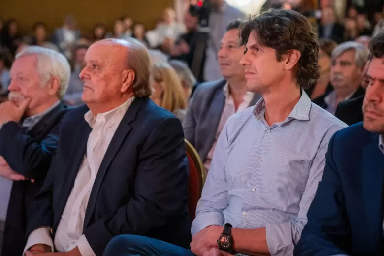 Con el lema "La salida es productiva", @fundarpoliticas cerró el año con un evento en el Palacio Paz