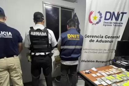 El senador peronista aliado de LLA Edgardo Kueider llevaba más de US$ 200.000 en su auto sin declarar