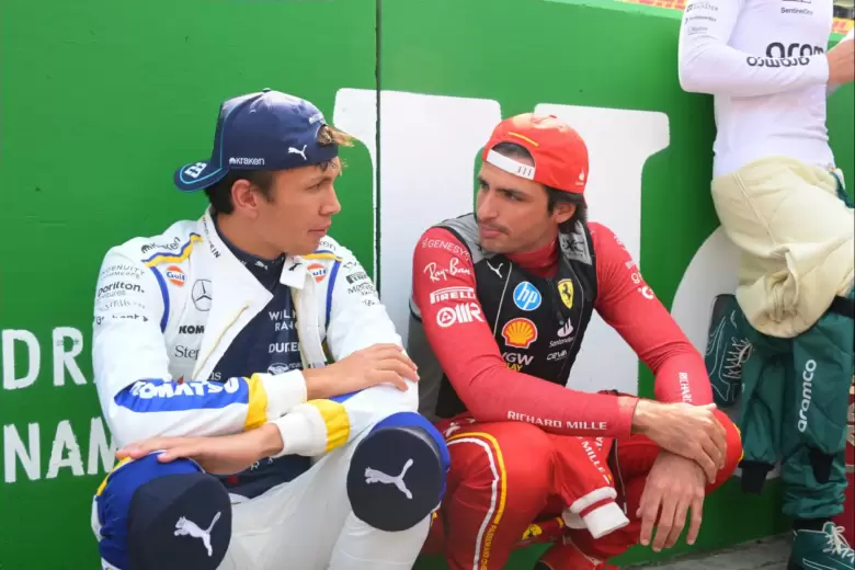 Alexander Albon y Carlos Sainz