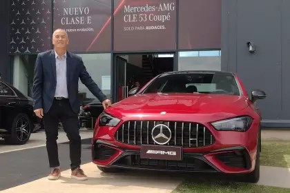 "Mercedes-Benz está en Argentina hace 70 años y vamos a seguir de cualquier manera"